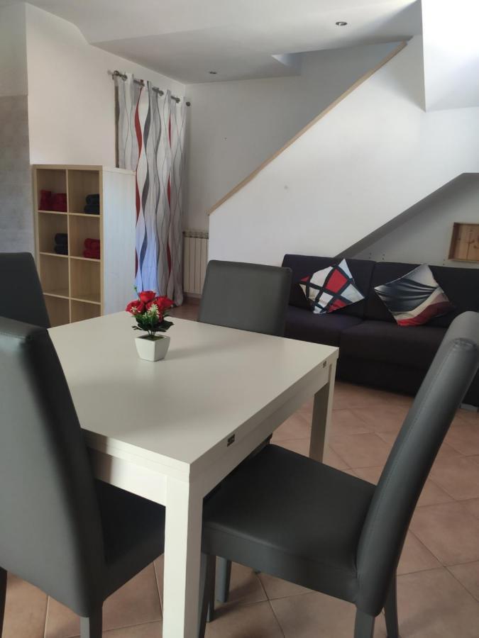 Red Lux Apartment Fiumicino Eksteriør billede