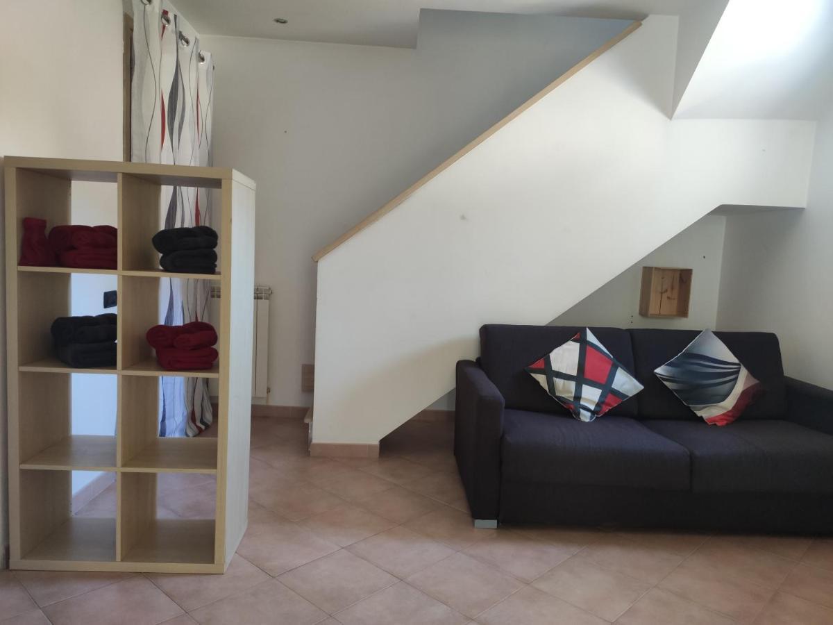 Red Lux Apartment Fiumicino Eksteriør billede