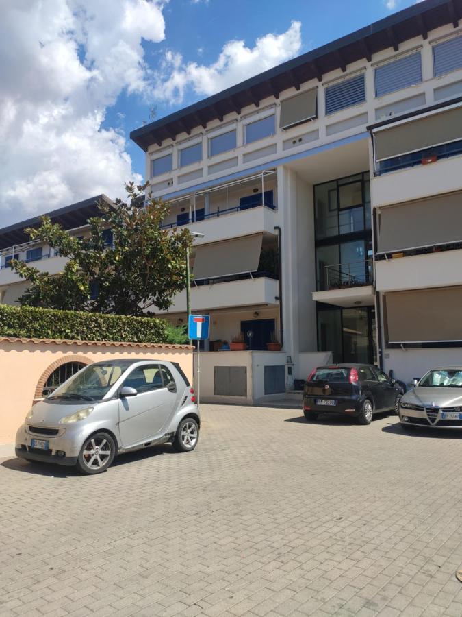 Red Lux Apartment Fiumicino Eksteriør billede